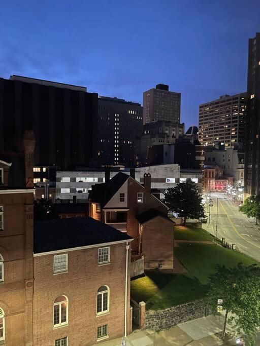 Cozy, High Rise, Large Studio Facing Downtown . Baltimore Exterior photo