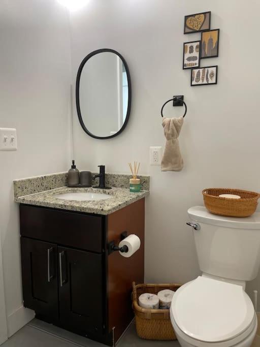 Cozy, High Rise, Large Studio Facing Downtown . Baltimore Exterior photo