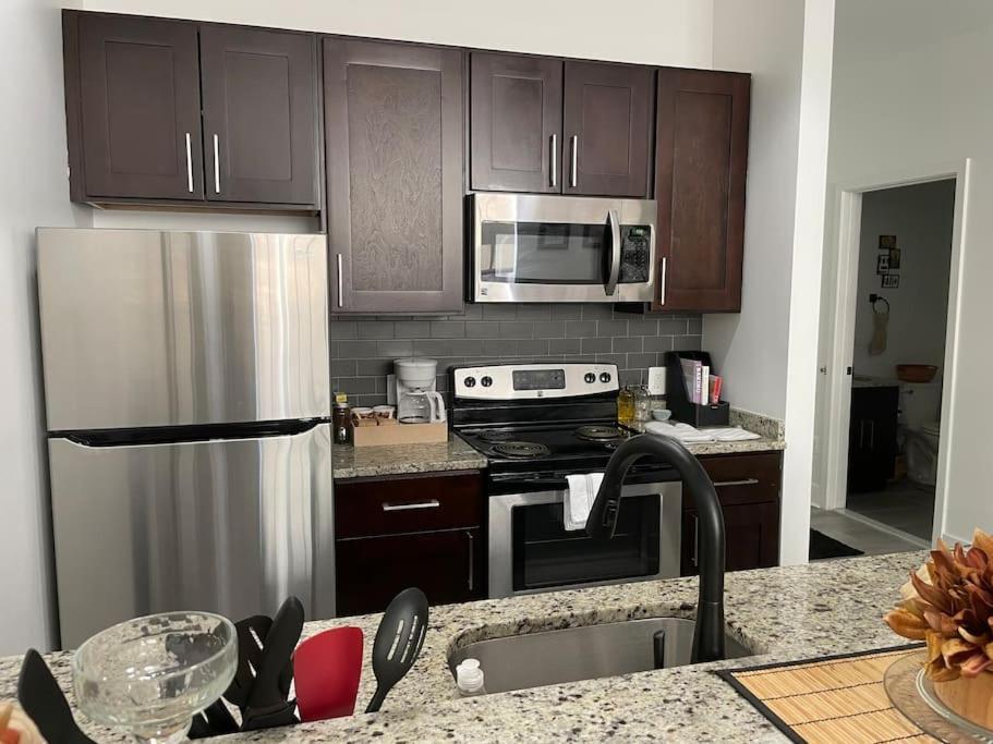 Cozy, High Rise, Large Studio Facing Downtown . Baltimore Exterior photo